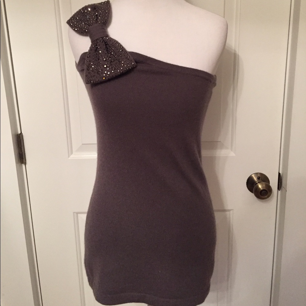 AUTUMN CASHMERE Sweater gray one shoulder Big embellished Bow Tagged M Fits S
